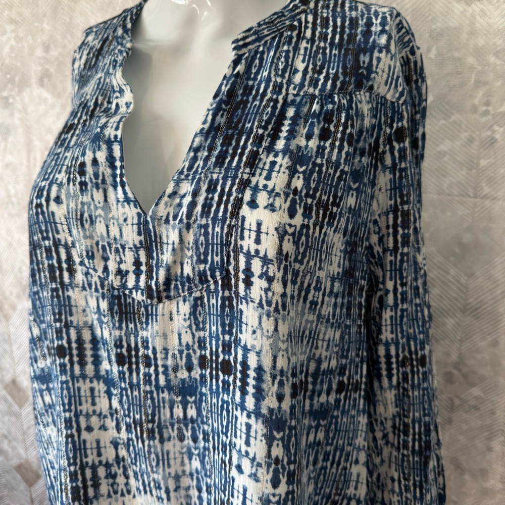 Lined blouse with silver detail